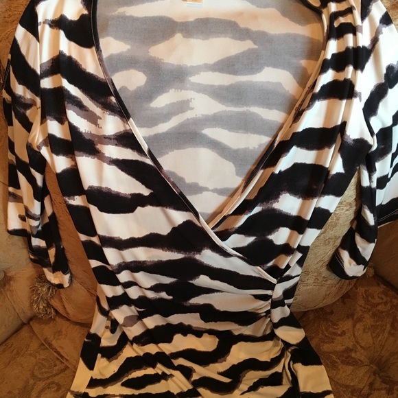 Boston Proper Animal Print Blouse! - Picture 2 of 3